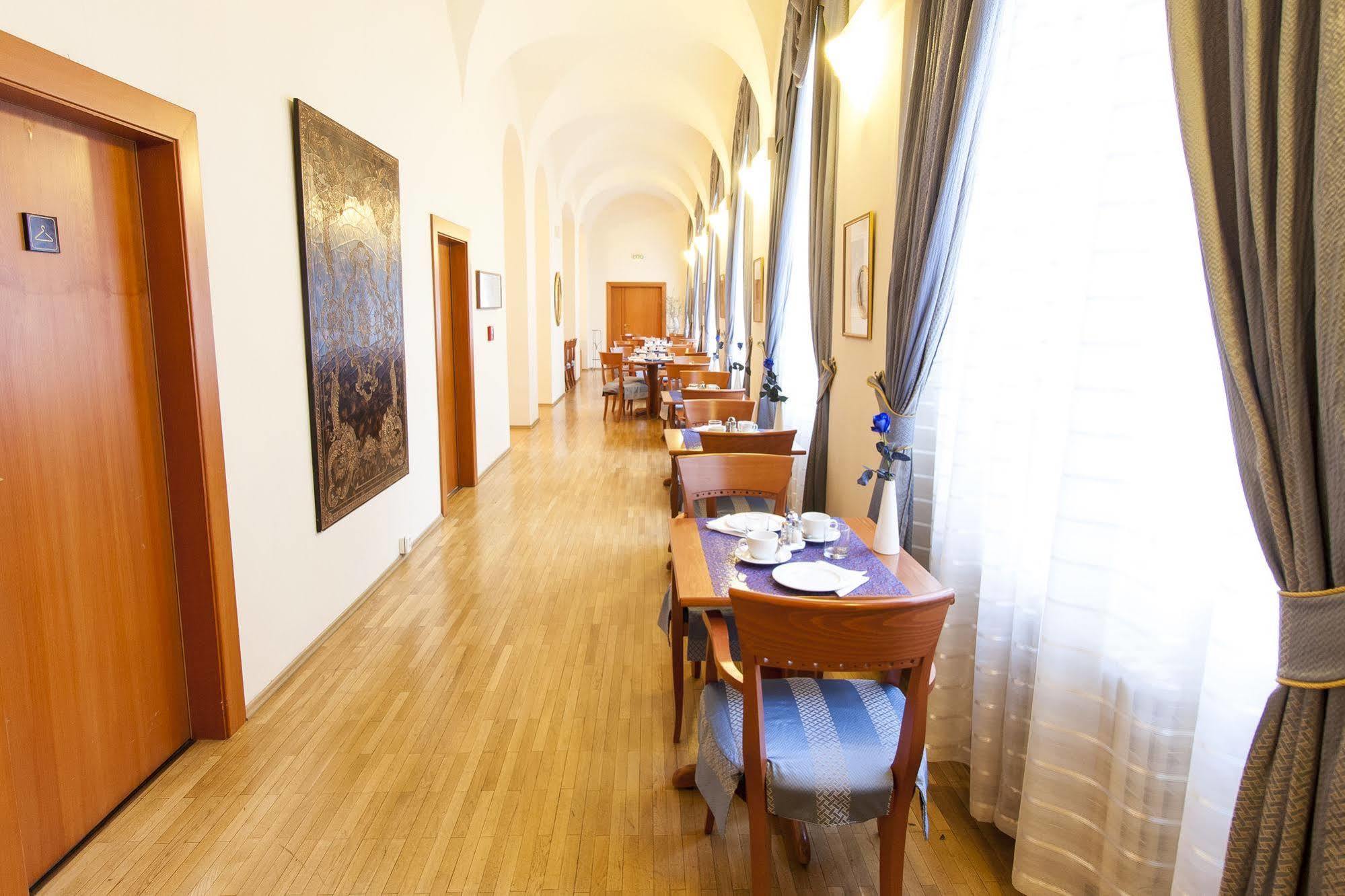 Modra Ruze Aparthotel Praha